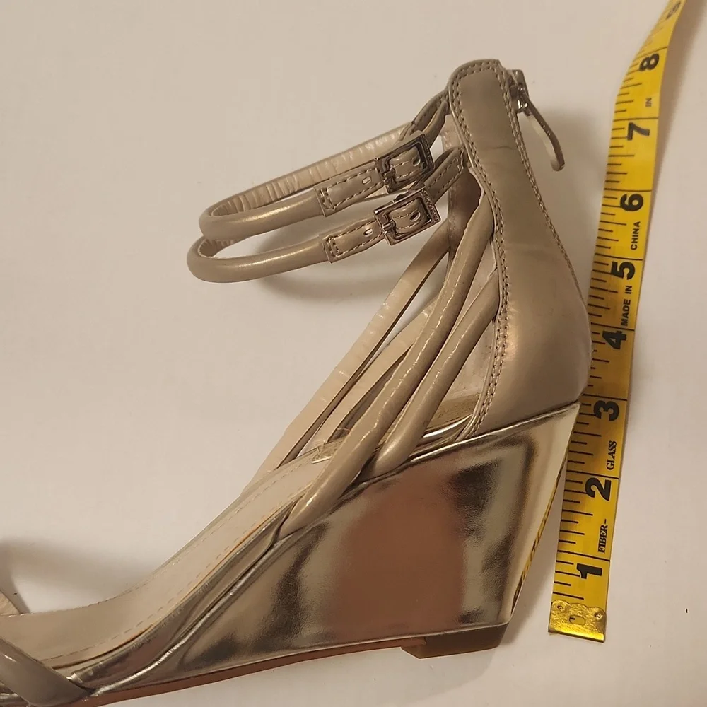 Vince Camuto Metallic Iridescent Gold Beige Leather Wedge Heeled Sandals 8 EUC